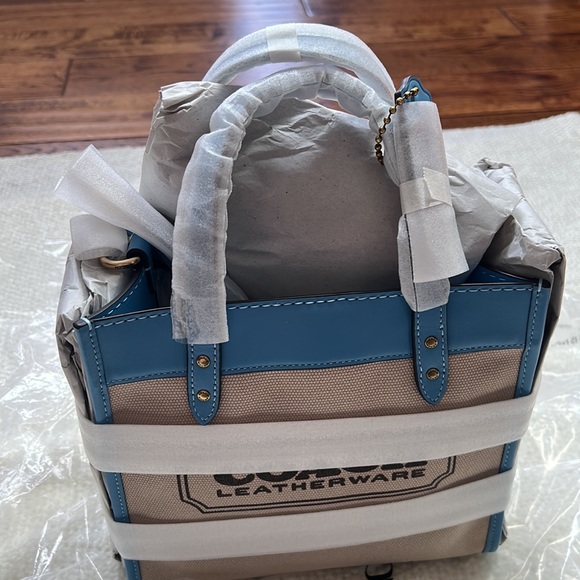 🆕 Coach Canvas & Leather Field Tote- color is Pool canvas - Picture 2 of 6